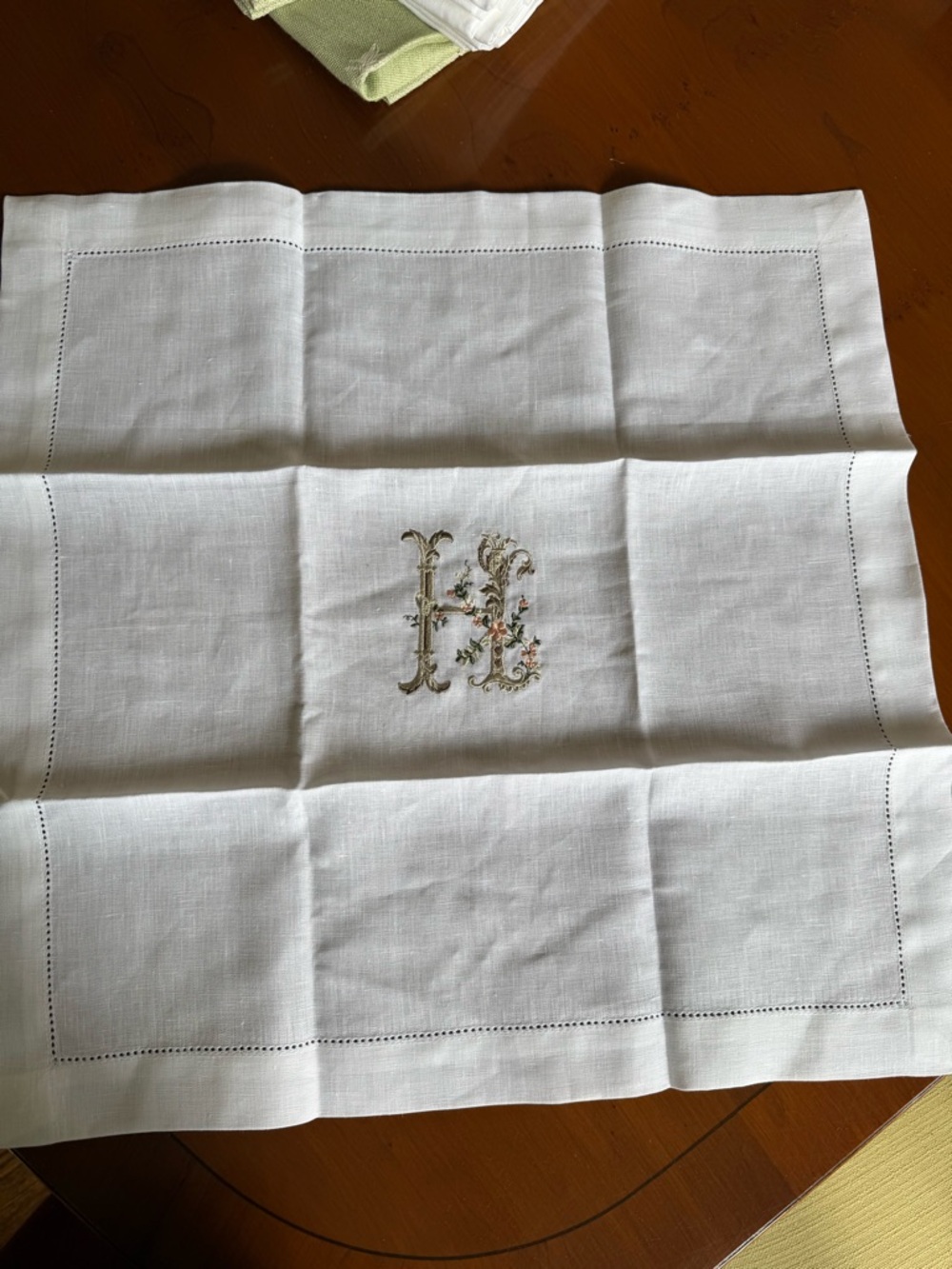 Embroidered Monogram 'H' Linen Dinner Napkins - Set of 12 - Picture 3 of 3